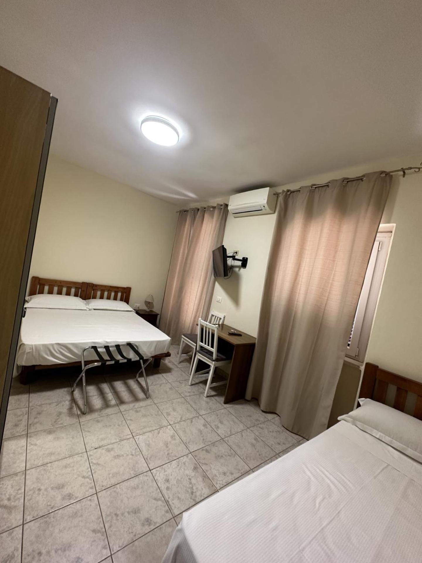 Hotel Le Rose Tivoli Terme Buitenkant foto