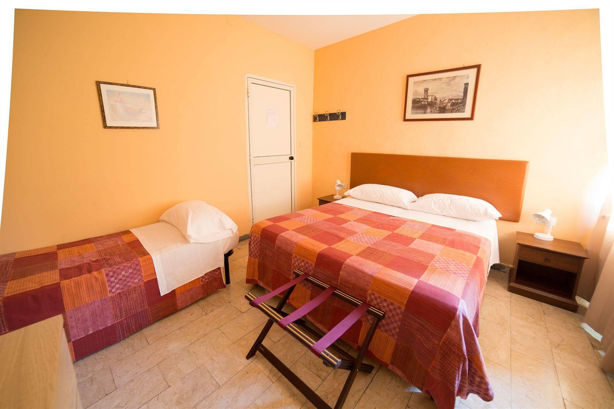 Hotel Le Rose Tivoli Terme Buitenkant foto