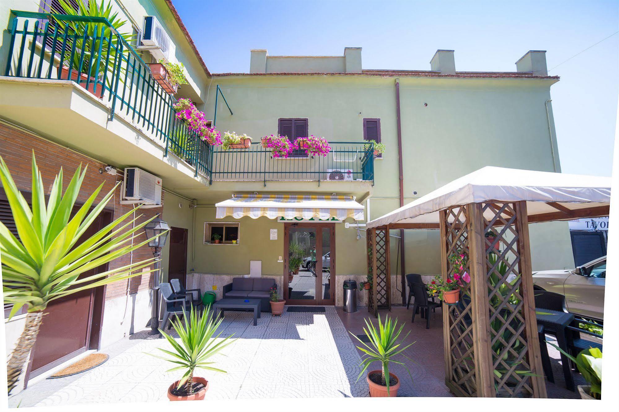 Hotel Le Rose Tivoli Terme Buitenkant foto