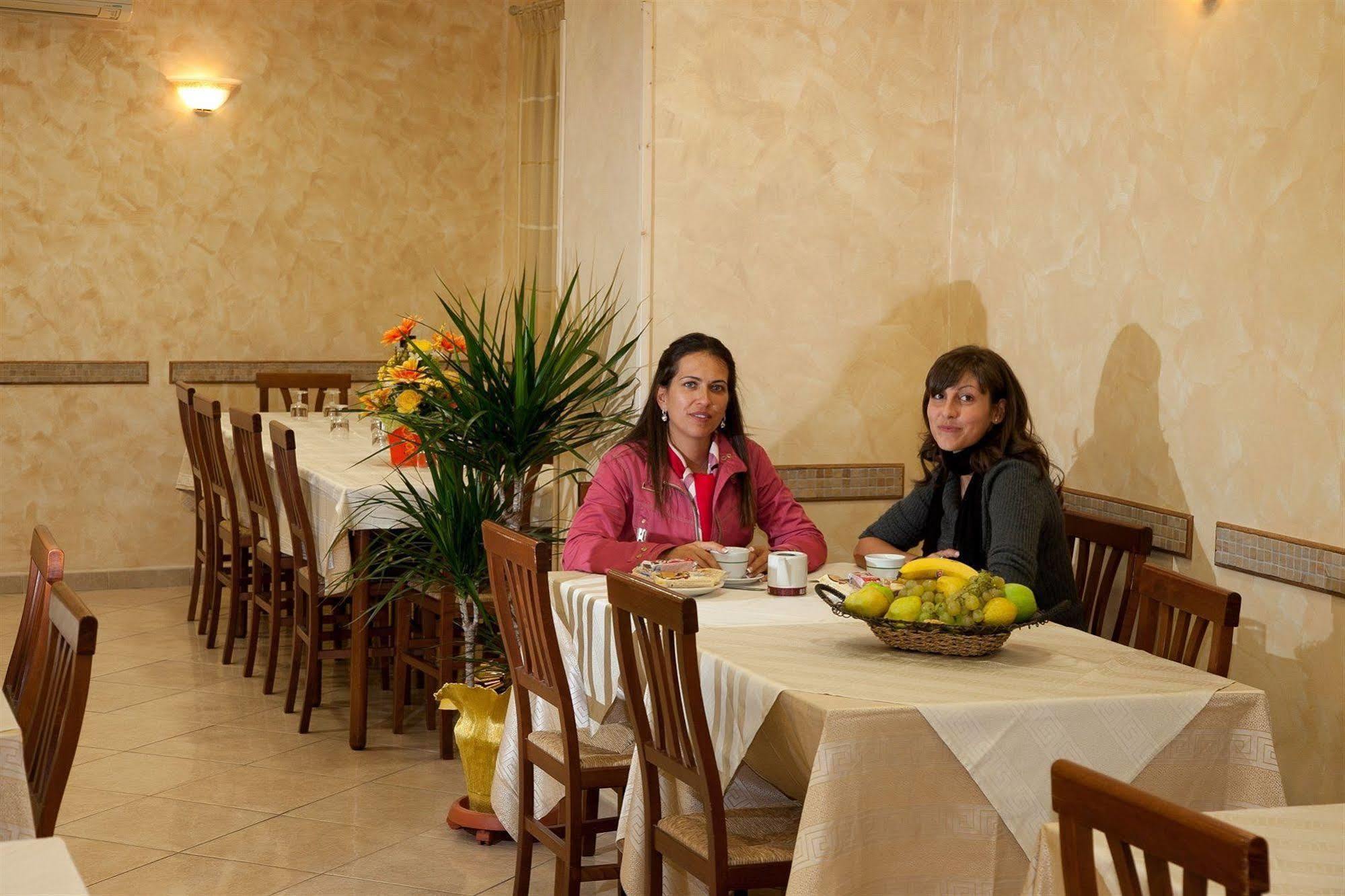Hotel Le Rose Tivoli Terme Buitenkant foto
